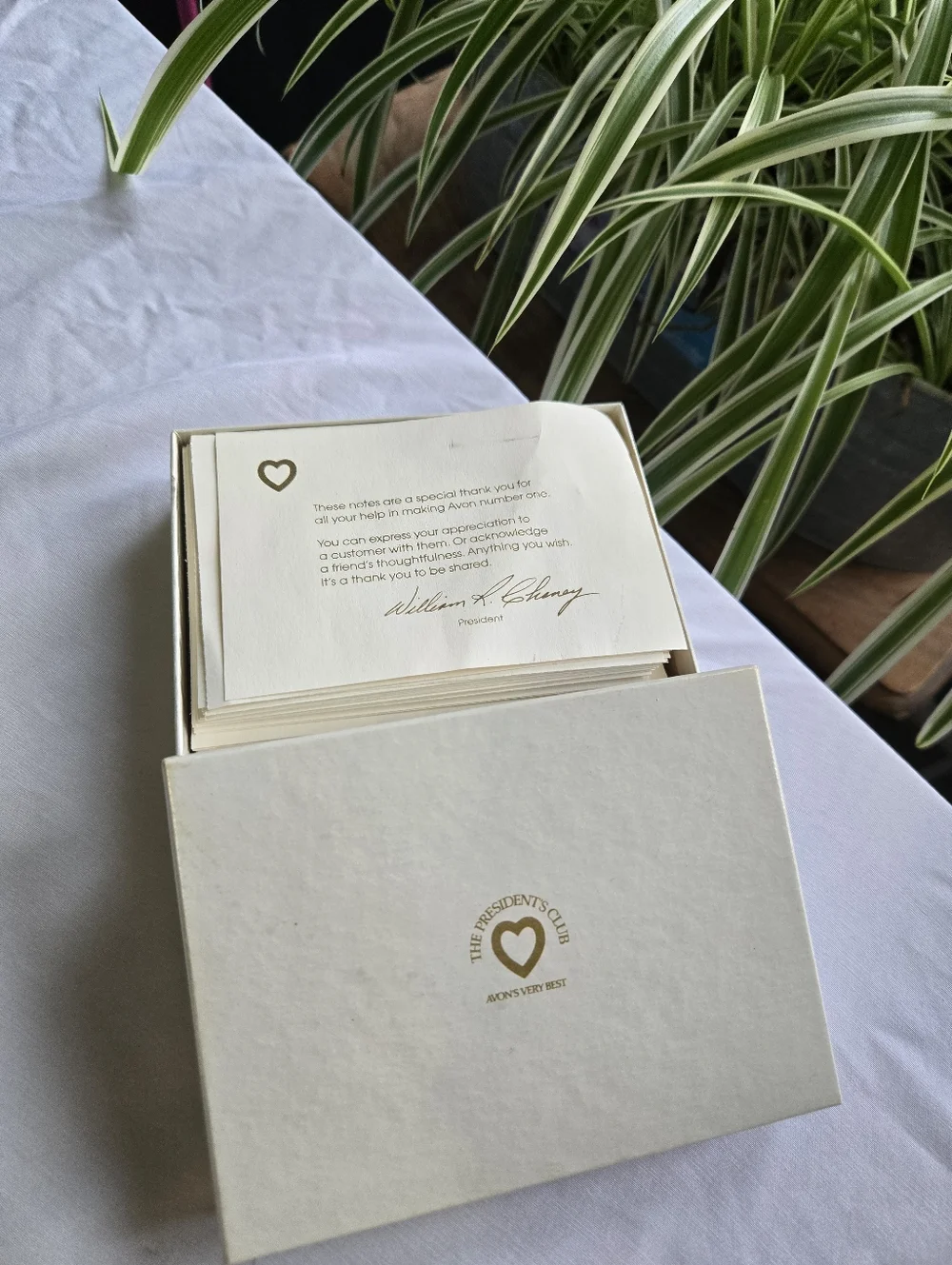 70s/80s Vintage Avon Gold Heart Stationery - William R. Chaney Era - Picture 3 of 4